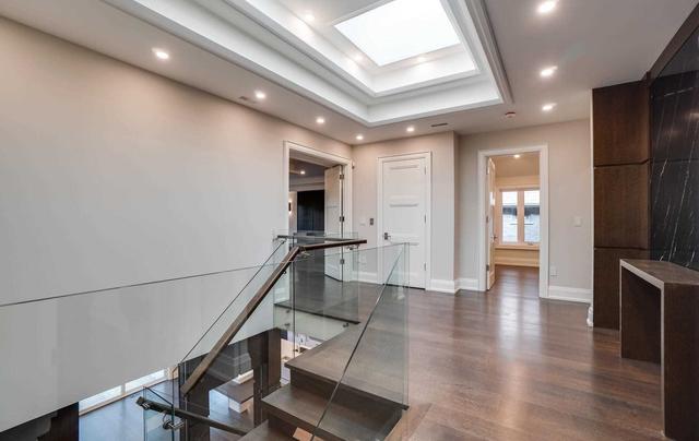 396 Princess Ave, House detached with 4 bedrooms, 7 bathrooms and 6 parking in Toronto ON | Image 6