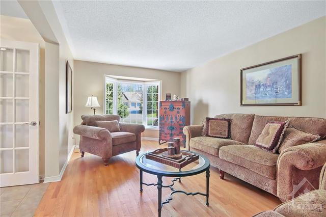 1631 Landel Dr, House detached with 4 bedrooms, 3 bathrooms and 10 parking in Ottawa ON | Image 7