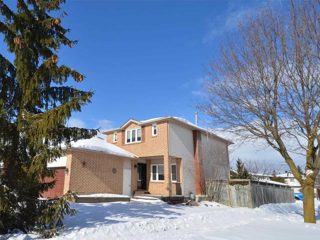 10 Hopkins Rd, House detached with 3 bedrooms, 3 bathrooms and 3 parking in Barrie ON | Image 1