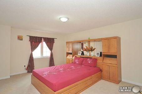 8 Unionville Cres, House attached with 3 bedrooms, 4 bathrooms and 1 parking in Brampton ON | Image 7