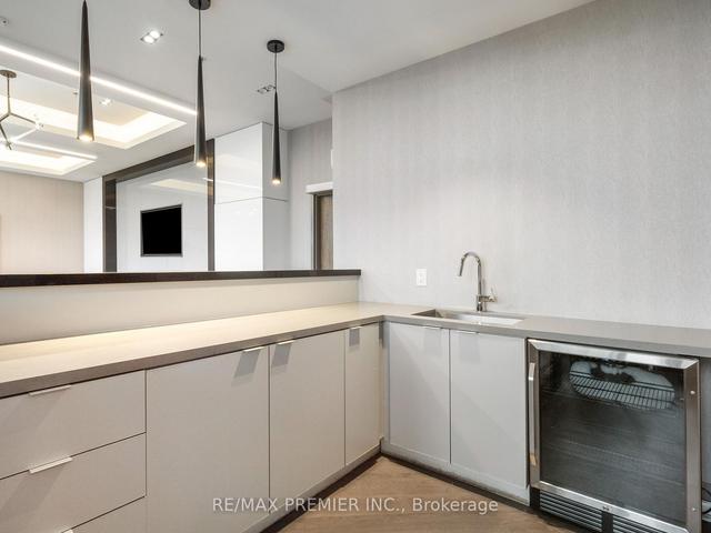1012 - 99 Eagle Rock Way, Condo with 2 bedrooms, 3 bathrooms and 1 parking in Vaughan ON | Image 35