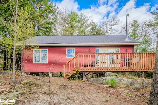 27 Beaumont Bay Rd, House detached with 2 bedrooms, 1 bathrooms and 3 parking in Muskoka Lakes ON | Image 1