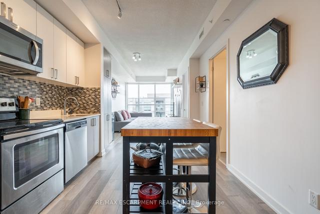 B417 - 5240 Dundas St, Condo with 1 bedrooms, 1 bathrooms and 1 parking in Burlington ON | Image 1