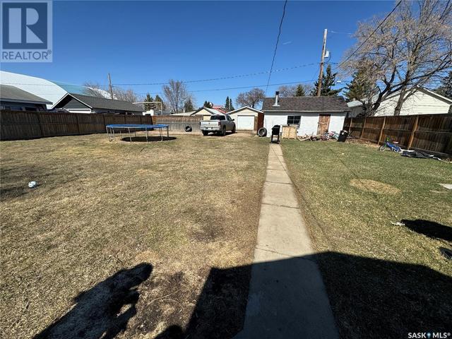 210 3rd Avenue W, House detached with 2 bedrooms, 1 bathrooms and null parking in Blaine Lake SK | Image 15