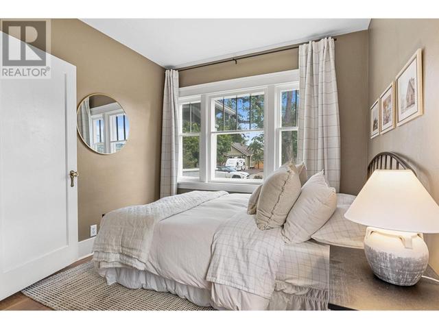 946 Laurier Ave, House detached with 3 bedrooms, 1 bathrooms and 4 parking in Kelowna BC | Image 13