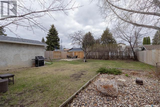 320 Simon Fraser Cres, House detached with 2 bedrooms, 1 bathrooms and null parking in Saskatoon SK | Image 38