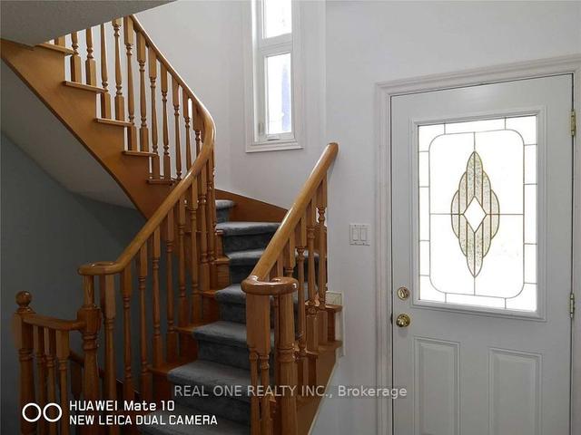 952 Caribou Valley Cir, Townhouse with 3 bedrooms, 3 bathrooms and 2 parking in Newmarket ON | Image 4