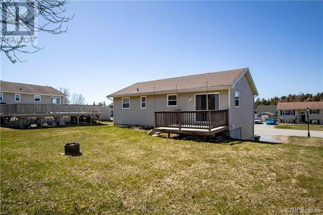 8 Hawkes Dr, House detached with 3 bedrooms, 1 bathrooms and null parking in Saint John NB | Image 36