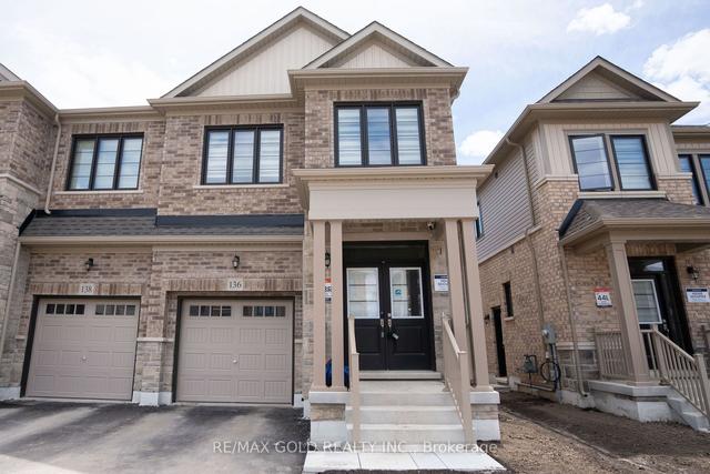 136 Shepherd Dr, House semidetached with 4 bedrooms, 3 bathrooms and 2 parking in Barrie ON | Image 1