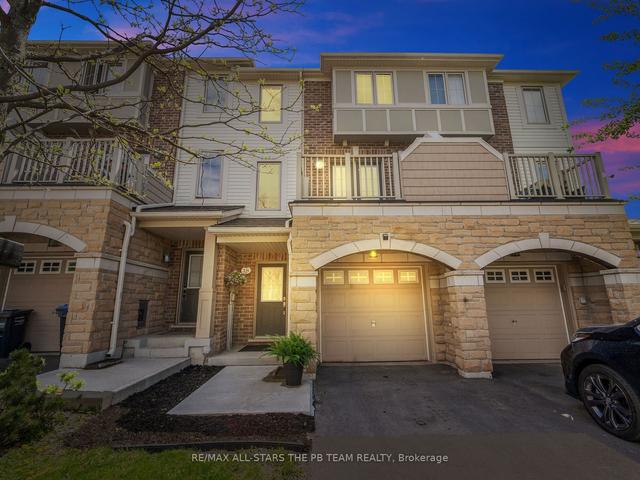 18 Soccavo Cres, Townhouse with 4 bedrooms, 4 bathrooms and 3 parking in Brampton ON | Image 1