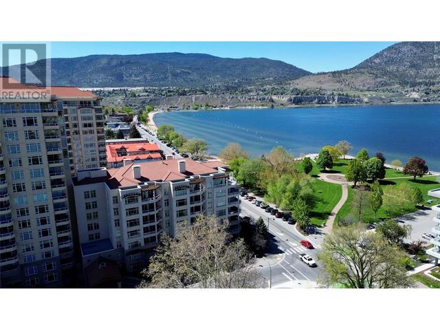 415 - 100 Lakeshore Dr, Condo with 2 bedrooms, 2 bathrooms and 1 parking in Penticton BC | Image 1