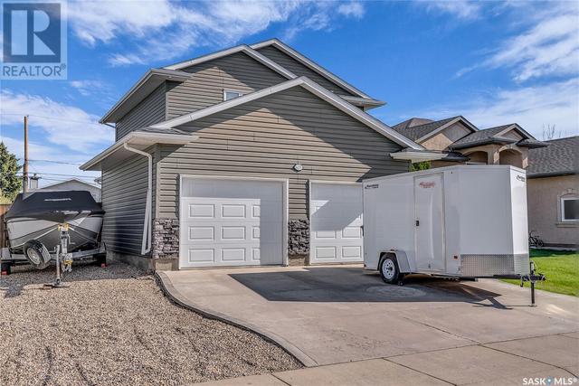 605 Regier Pl, House detached with 3 bedrooms, 3 bathrooms and null parking in Martensville SK | Image 2