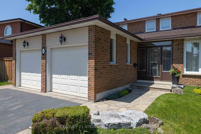 81 Fieldview Cres, House detached with 4 bedrooms, 3 bathrooms and 6 parking in Markham ON | Image 12