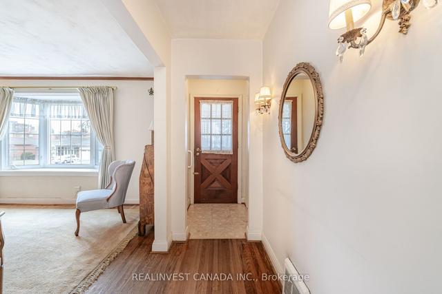 264 Epsom Downs Dr, House detached with 2 bedrooms, 2 bathrooms and 4 parking in Toronto ON | Image 17