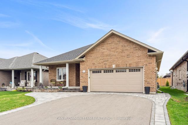 13 Claxton Cres, House detached with 2 bedrooms, 2 bathrooms and 6 parking in Kawartha Lakes ON | Image 12