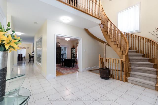71 Kingmount Cres, House detached with 4 bedrooms, 4 bathrooms and 9 parking in Richmond Hill ON | Image 37
