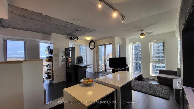 2212 - 170 Sumach St, Condo with 1 bedrooms, 1 bathrooms and 1 parking in Toronto ON | Image 1