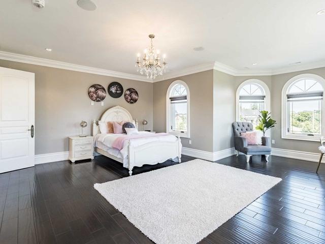 12 St Lukes Ct, House detached with 5 bedrooms, 13 bathrooms and 26 parking in Brampton ON | Image 25