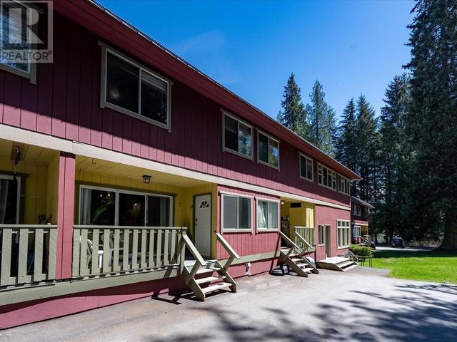 7 - 8073 Timber Lane, House attached with 3 bedrooms, 1 bathrooms and null parking in Whistler BC | Image 3