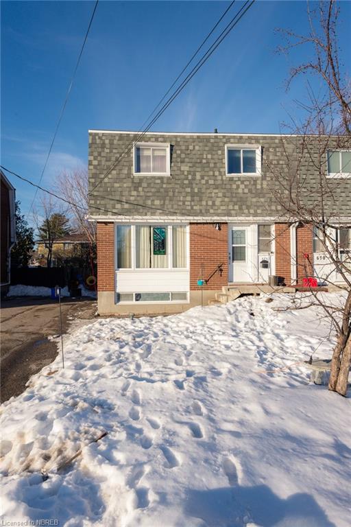 684 Dane Ave, House semidetached with 4 bedrooms, 1 bathrooms and 3 parking in North Bay ON | Image 1