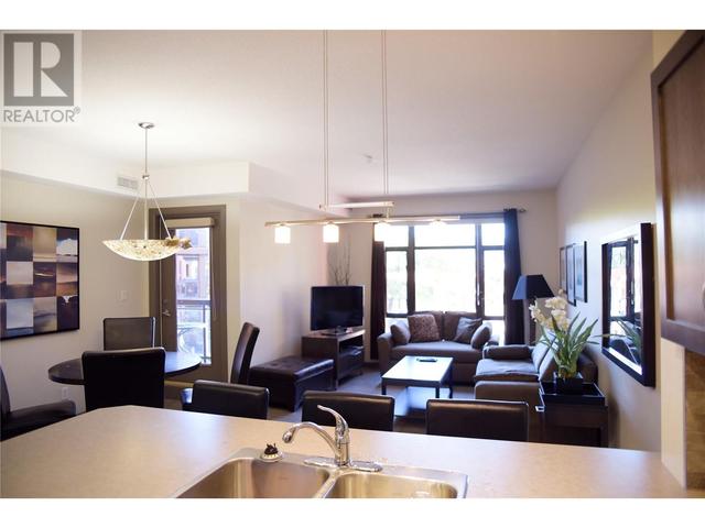 427 - 654 Cook Rd, Condo with 2 bedrooms, 2 bathrooms and 1 parking in Kelowna BC | Image 3