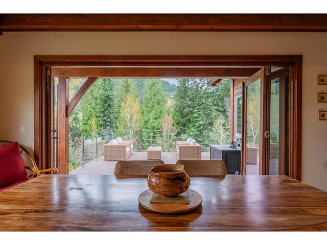 817 White Tail Drive, House detached with 4 bedrooms, 4 bathrooms and null parking in Rossland BC | Image 42