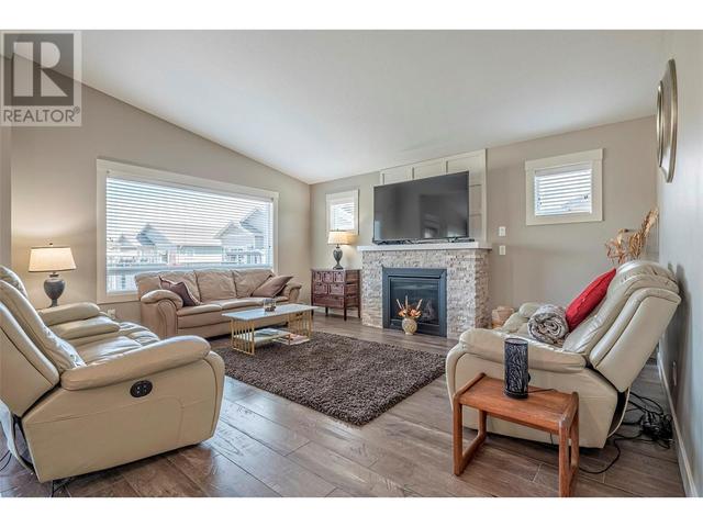 2100 - 55 Avenue Unit# 3, House other with 2 bedrooms, 2 bathrooms and 4 parking in Vernon BC | Image 7