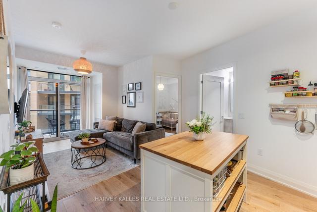 521 - 293 The Kingsway, Condo with 2 bedrooms, 2 bathrooms and 1 parking in Toronto ON | Image 12