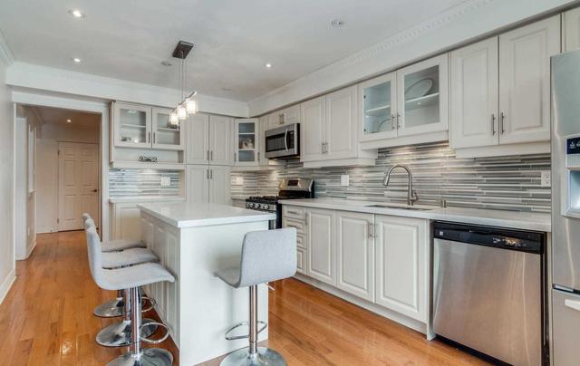 46 Wheeling Dr, House detached with 4 bedrooms, 4 bathrooms and 6 parking in Toronto ON | Image 2