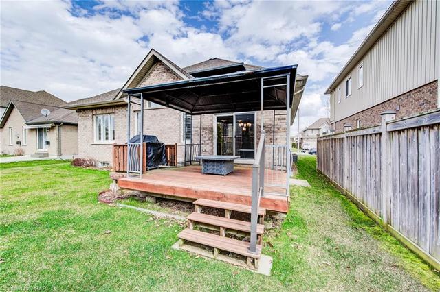 40 Hunsberger Dr, House detached with 2 bedrooms, 2 bathrooms and 5 parking in Wilmot ON | Image 33