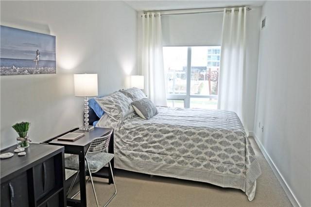 TH03 - 33 Singer Ct, Townhouse with 2 bedrooms, 3 bathrooms and 1 parking in Toronto ON | Image 13