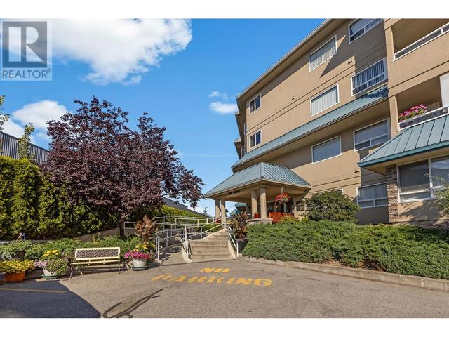 106 - 1961 Durnin Rd, Condo with 2 bedrooms, 2 bathrooms and 1 parking in Kelowna BC | Image 27
