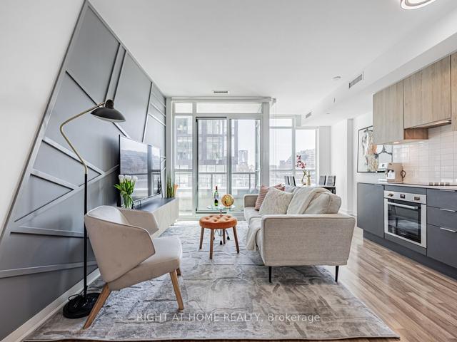 413 - 120 Parliament St, Condo with 3 bedrooms, 2 bathrooms and 1 parking in Toronto ON | Image 1