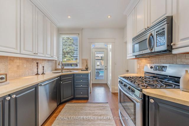 49 Kenilworth Ave, House detached with 4 bedrooms, 3 bathrooms and 2 parking in Toronto ON | Image 5