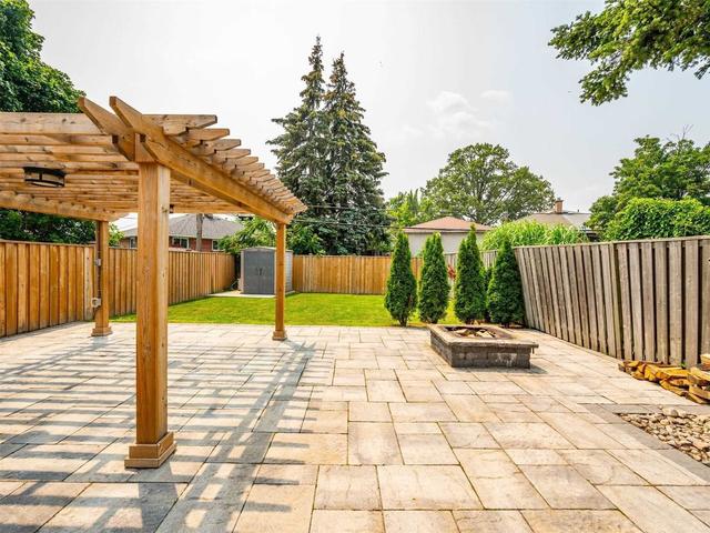 117 Aloma Cres, House semidetached with 3 bedrooms, 2 bathrooms and 4 parking in Brampton ON | Image 32