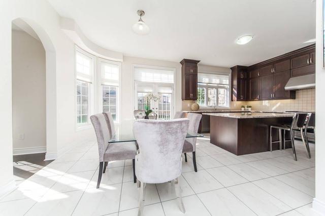 28 Astrantia Way, House detached with 5 bedrooms, 5 bathrooms and 10 parking in Brampton ON | Image 4