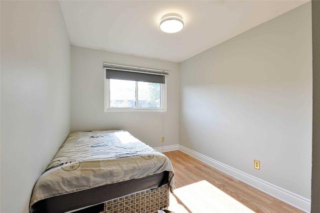 35 Carleton Pl, Townhouse with 3 bedrooms, 2 bathrooms and 2 parking in Brampton ON | Image 15