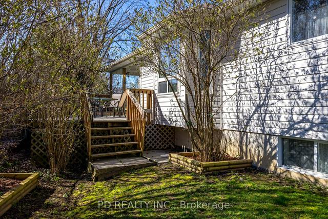 130 Victoria Ave N, House detached with 3 bedrooms, 3 bathrooms and 2 parking in Kawartha Lakes ON | Image 29