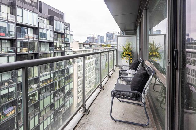 ph 1013 - 55 Stewart St, Condo with 1 bedrooms, 1 bathrooms and 1 parking in Toronto ON | Image 3