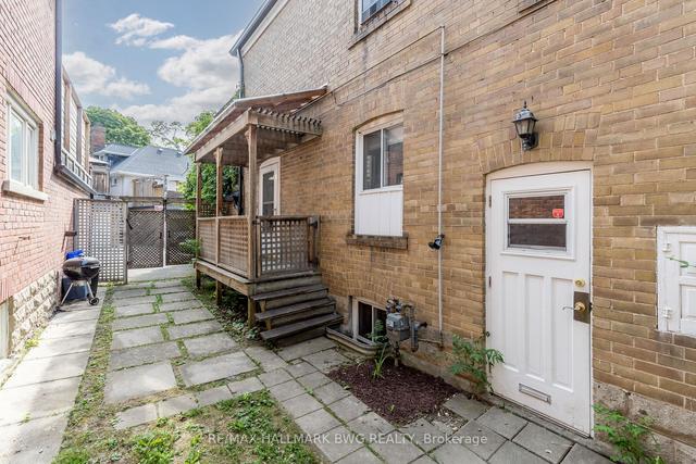 384 Davenport Rd, House detached with 2 bedrooms, 1 bathrooms and 0 parking in Toronto ON | Image 7