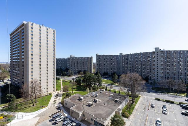 1104 - 820 Burnhamthorpe Rd, Condo with 2 bedrooms, 2 bathrooms and 1 parking in Toronto ON | Image 7