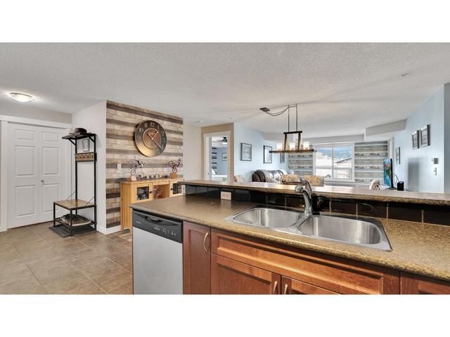 3216 - 205 Third Ave, Condo with 3 bedrooms, 2 bathrooms and 1 parking in Invermere BC | Image 5
