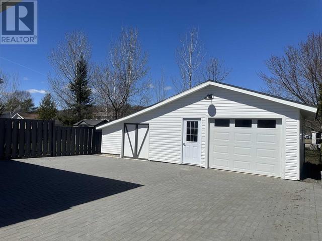 42b Washington Cres, House semidetached with 3 bedrooms, 2 bathrooms and null parking in Elliot Lake ON | Image 33
