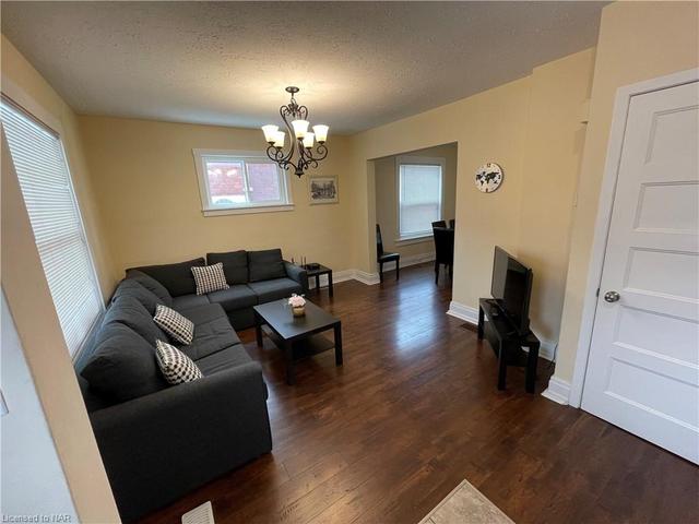 4713 Cookman Cres, House detached with 3 bedrooms, 1 bathrooms and 2 parking in Niagara Falls ON | Image 12