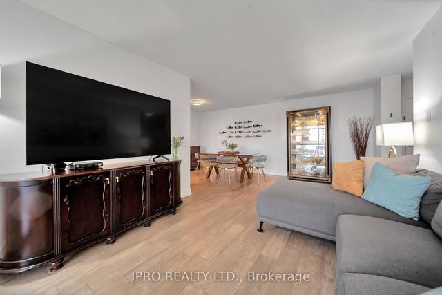 1008 - 20 Cherrytree Dr, Condo with 2 bedrooms, 2 bathrooms and 1 parking in Brampton ON | Image 2