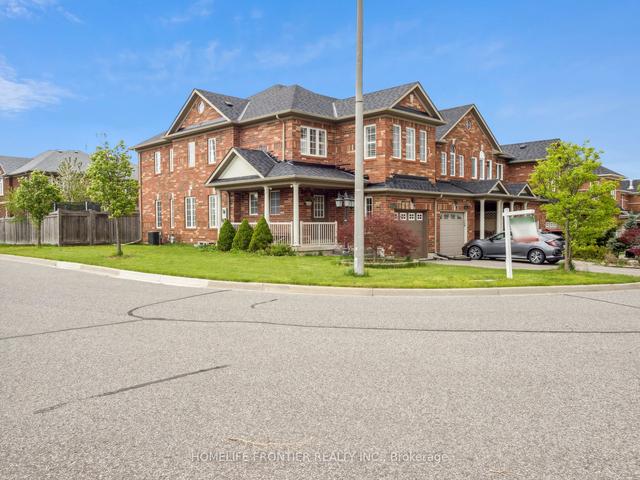52 Maffey Cres, House attached with 3 bedrooms, 4 bathrooms and 4 parking in Richmond Hill ON | Image 1