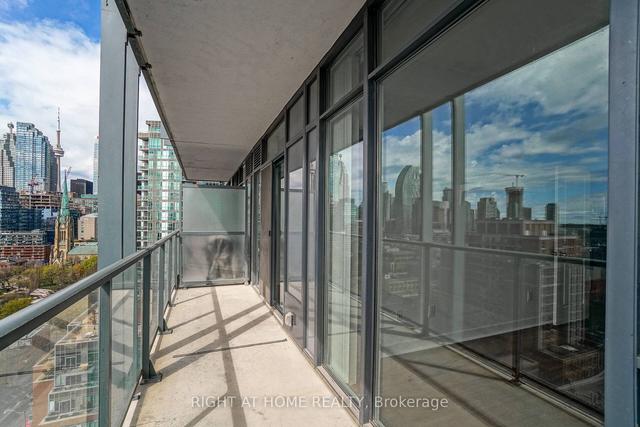 1609 - 105 George St, Condo with 1 bedrooms, 1 bathrooms and 0 parking in Toronto ON | Image 2