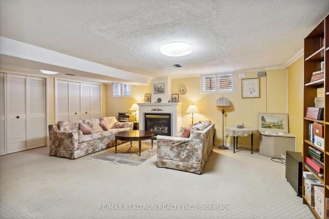 120 Bevdale Rd, House detached with 3 bedrooms, 1 bathrooms and 3 parking in Toronto ON | Image 20