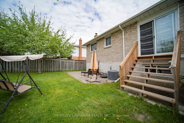 2552 Crystalburn Ave, House semidetached with 3 bedrooms, 2 bathrooms and 3 parking in Mississauga ON | Image 32