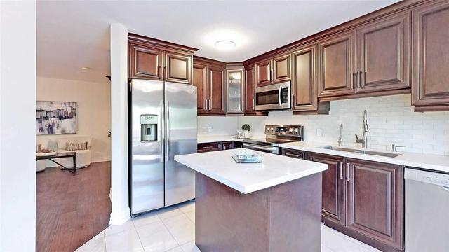 5845 Sidmouth St, House detached with 4 bedrooms, 5 bathrooms and 5 parking in Mississauga ON | Image 10